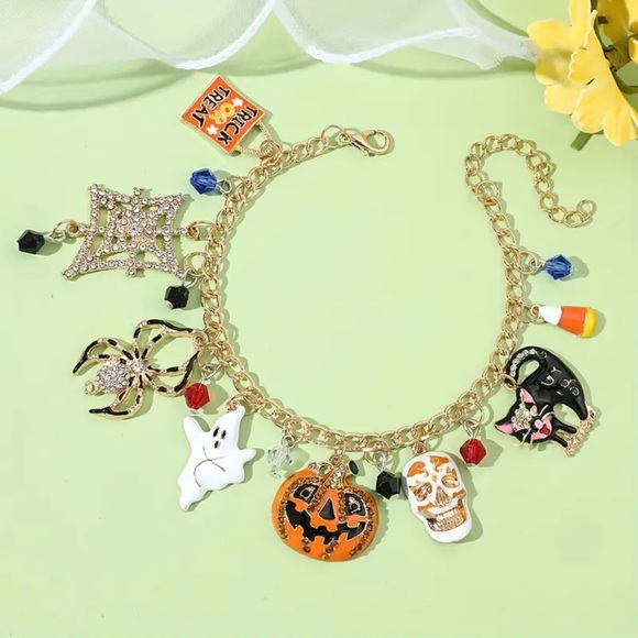 New Halloween Charm Bracelet - Picture 6 of 6